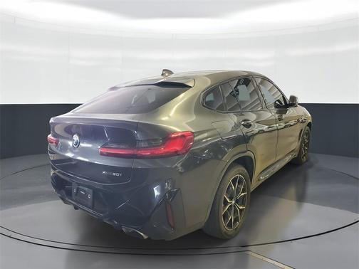 2022 BMW X4 xDrive30i