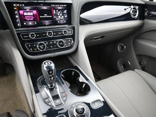 2024 Bentley Bentayga Azure