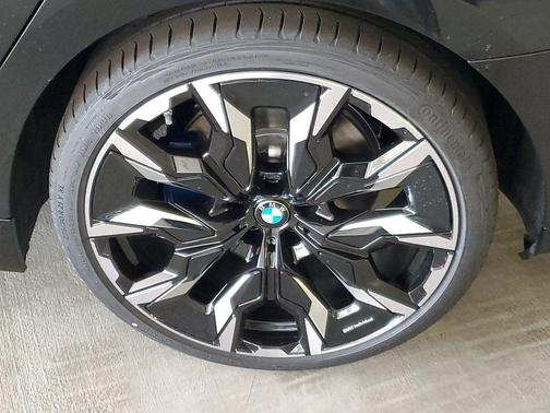 Black Sapphire Metallic 2026 BMW 530 i