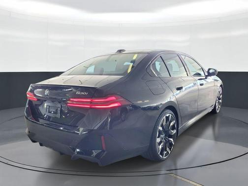 Black Sapphire Metallic 2026 BMW 530 i