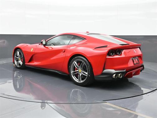 2019 Ferrari 812 Superfast Base