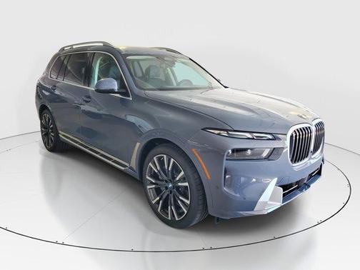 Sparkling 2026 BMW X7 xDrive40i