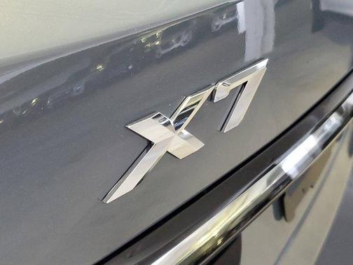 Sparkling 2026 BMW X7 xDrive40i
