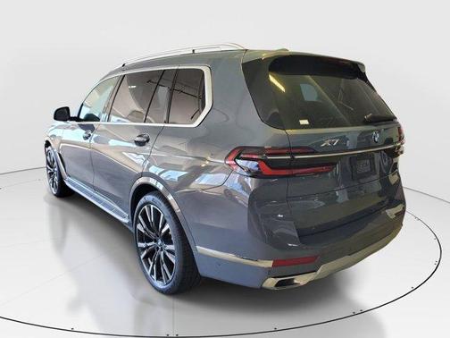 Sparkling 2026 BMW X7 xDrive40i