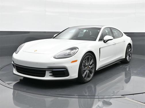 2018 Porsche Panamera 4