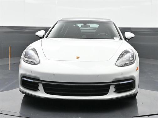 2018 Porsche Panamera 4