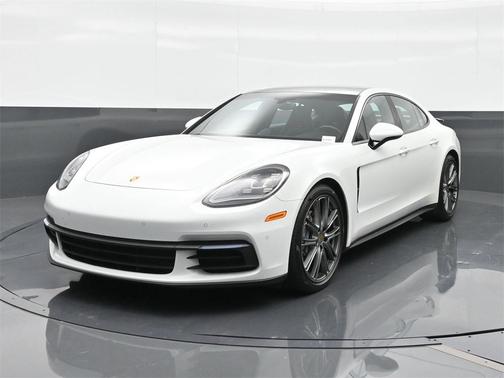 2018 Porsche Panamera 4
