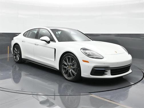 2018 Porsche Panamera 4