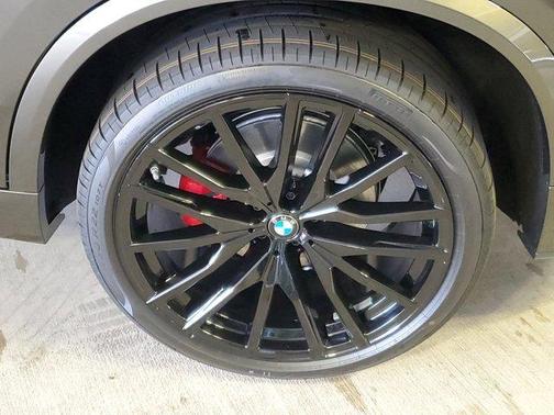 Manhattan Green Metallic 2026 BMW X5 sDrive40i