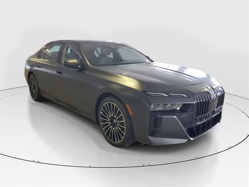 2026 BMW 740 i