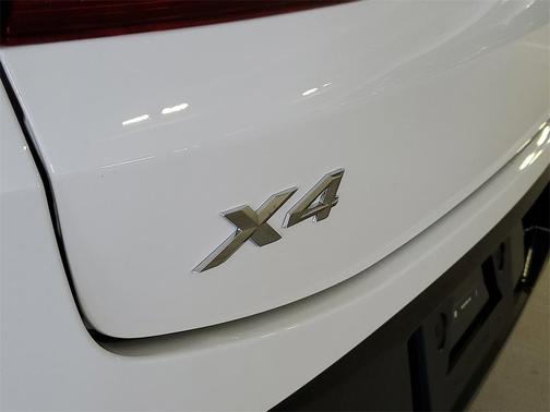 2025 BMW X4 xDrive30i