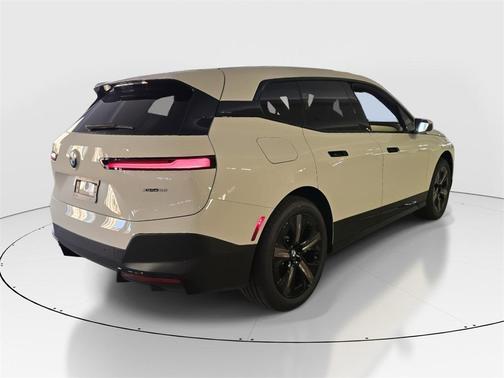 2025 BMW iX xDrive50