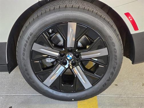 2025 BMW iX xDrive50
