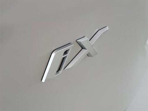 2026 BMW iX xDrive45