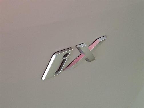 2026 BMW iX xDrive45