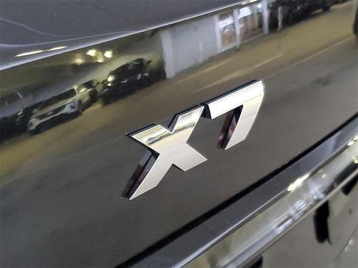 2026 BMW X7 M60i
