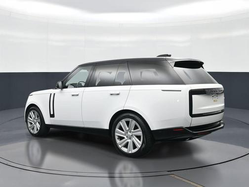 Fuji White 2023 Land Rover Range Rover P400 SE