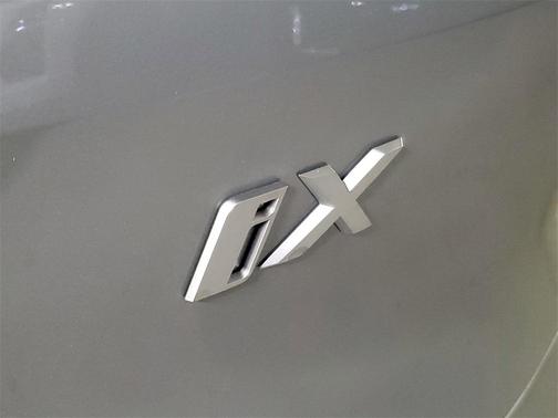 2026 BMW iX xDrive45