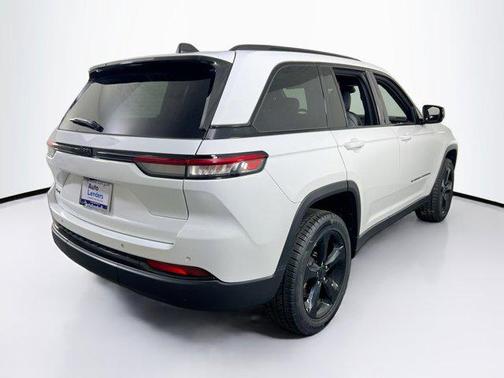 2022 Jeep Grand Cherokee Altitude