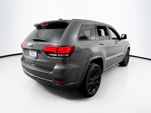 2022 Jeep Grand Cherokee Laredo