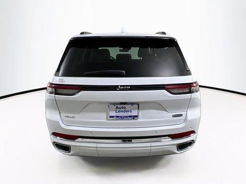 Bright White Clearcoat 2022 Jeep Grand Cherokee Overland