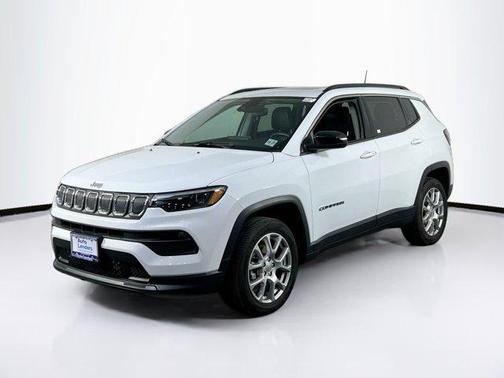 Bright White Clearcoat 2022 Jeep Compass Latitude Lux