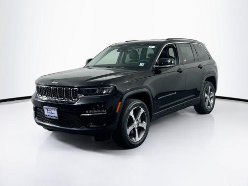 Diamond Black Crystal Pearlcoat 2023 Jeep Grand Cherokee Limited