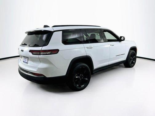 Bright White Clearcoat 2023 Jeep Grand Cherokee L Altitude