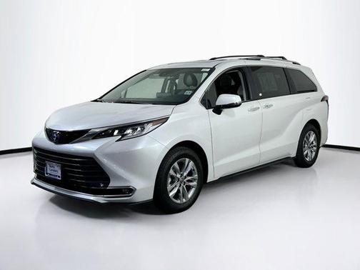 2024 Toyota Sienna Limited 7-Passenger