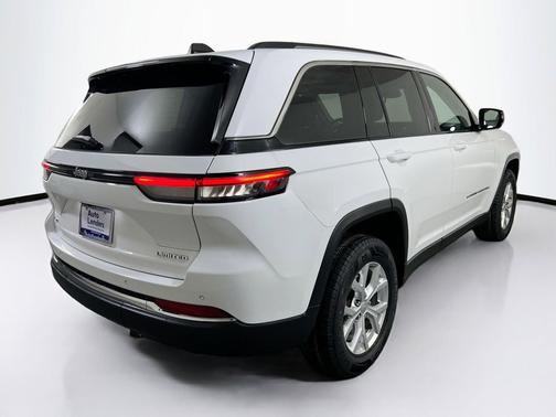 Bright White Clearcoat 2023 Jeep Grand Cherokee Limited