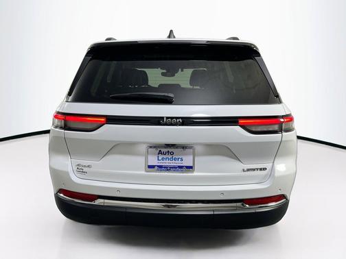 Bright White Clearcoat 2023 Jeep Grand Cherokee Limited