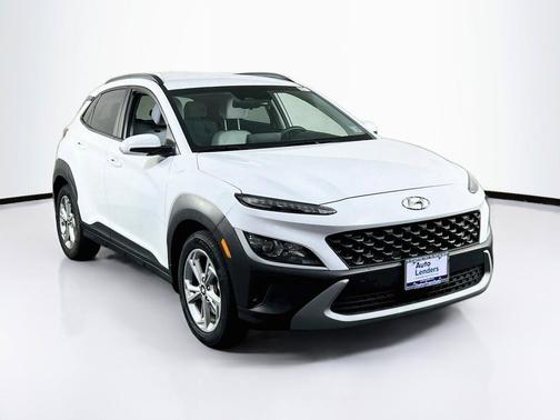 Lunar White 2022 Hyundai KONA SEL
