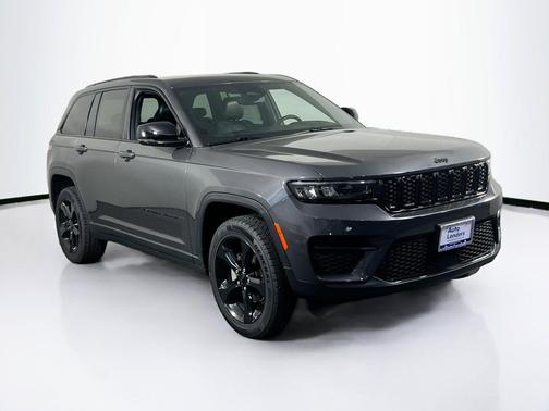 Baltic Gray Metallic Clearcoat 2023 Jeep Grand Cherokee Altitude