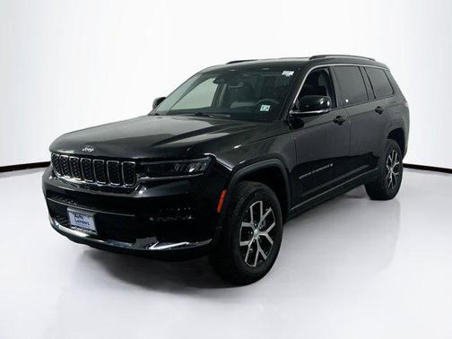 Diamond Black Crystal Pearlcoat 2023 Jeep Grand Cherokee L Limited