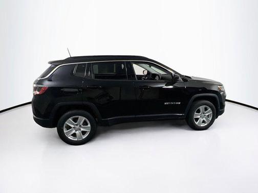 Diamond Black Crystal Pearlcoat 2022 Jeep Compass Latitude