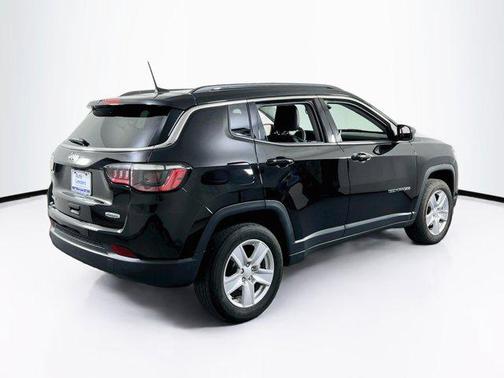 Diamond Black Crystal Pearlcoat 2022 Jeep Compass Latitude