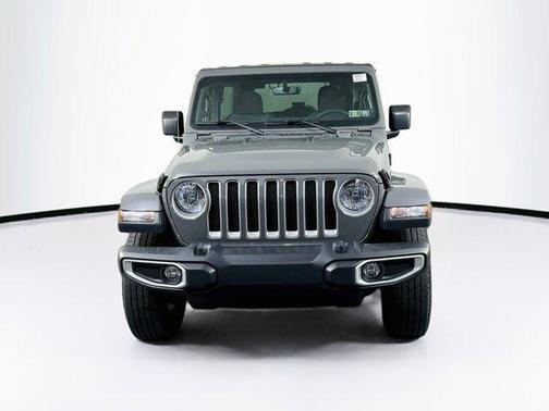 Sting-Gray Clearcoat 2023 Jeep Wrangler 4-Door Sahara 4x4