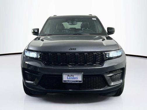 2022 Jeep Grand Cherokee Altitude