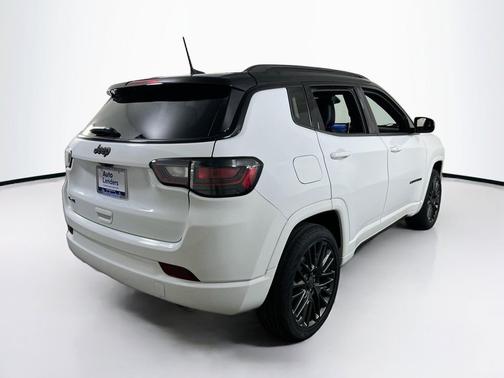 Bright White Clearcoat 2022 Jeep Compass High Altitude