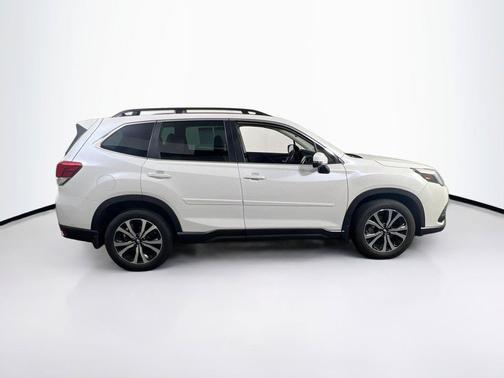 Crystal White Pearl 2023 Subaru Forester Limited