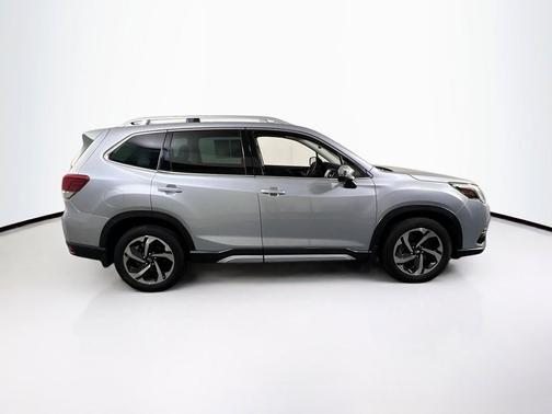 Ice Silver Metallic 2023 Subaru Forester Touring