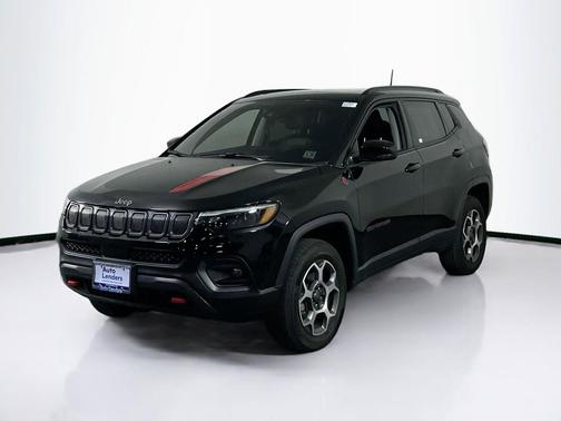 Diamond Black Crystal Pearlcoat 2022 Jeep Compass Trailhawk