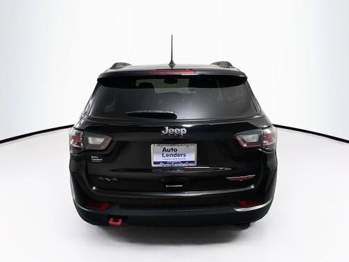 Diamond Black Crystal Pearlcoat 2022 Jeep Compass Trailhawk