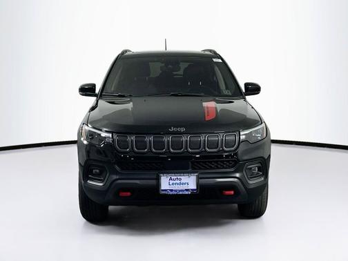 Diamond Black Crystal Pearlcoat 2022 Jeep Compass Trailhawk