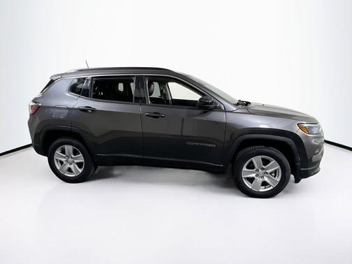 Granite Crystal Metallic Clearcoat 2022 Jeep Compass Latitude