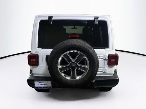 Bright White Clearcoat 2021 Jeep Wrangler Unlimited Sahara