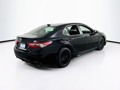 Midnight Black Metallic 2019 Toyota Camry SE