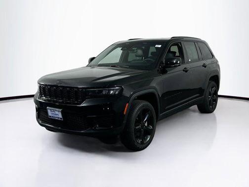Diamond Black Crystal Pearlcoat 2023 Jeep Grand Cherokee Altitude