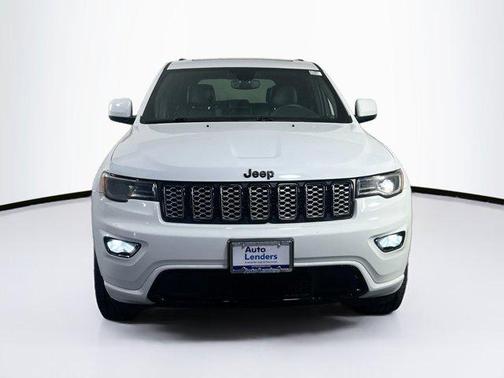 2022 Jeep Grand Cherokee Laredo
