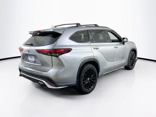 Celestial Silver Metallic 2023 Toyota Highlander XSE